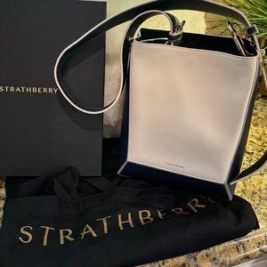 Strathberry Lana MIDI Bucket Bag